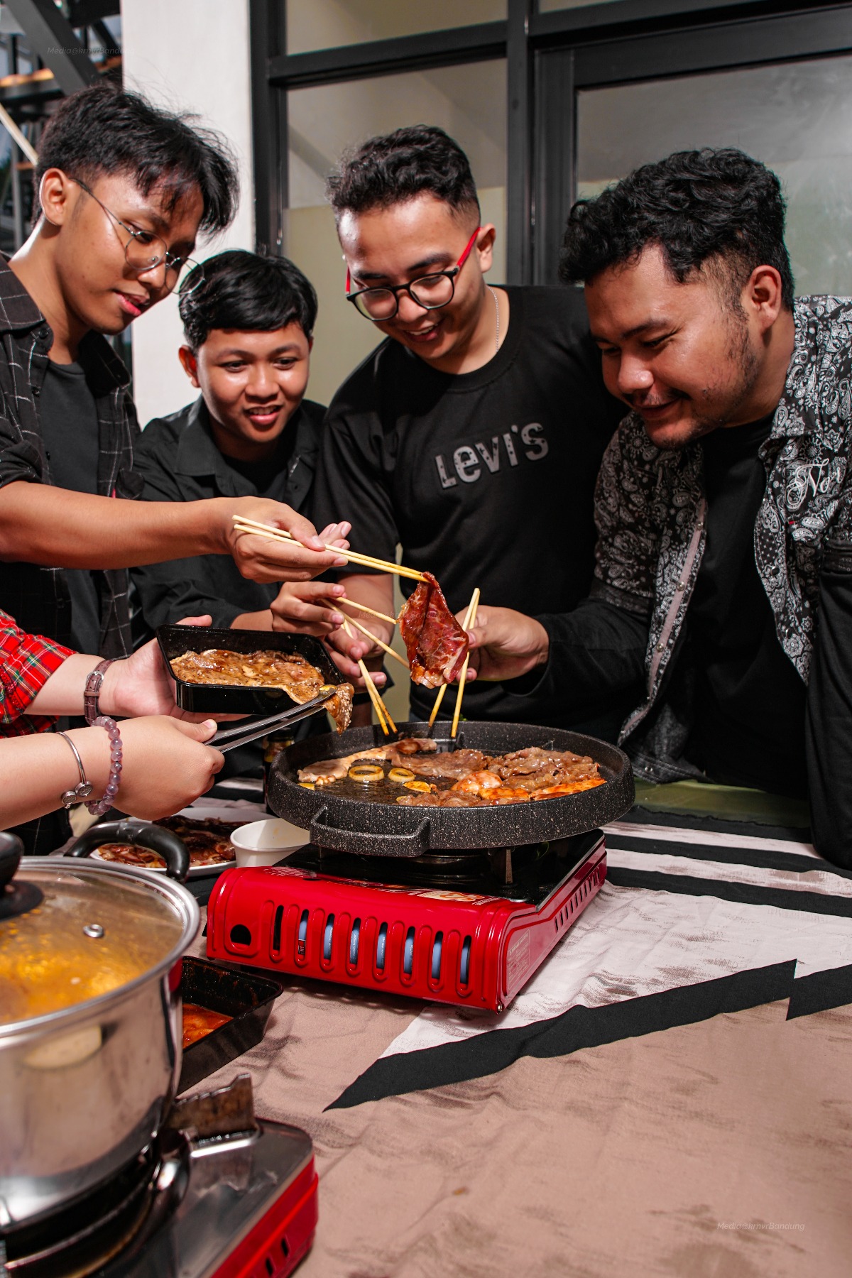 Nikmatnya BBQ & Suki di Malam Tahun Baru Bareng Karnevor! Nikmatnya BBQ & Suki di Malam Tahun Baru Bareng Karnevor!