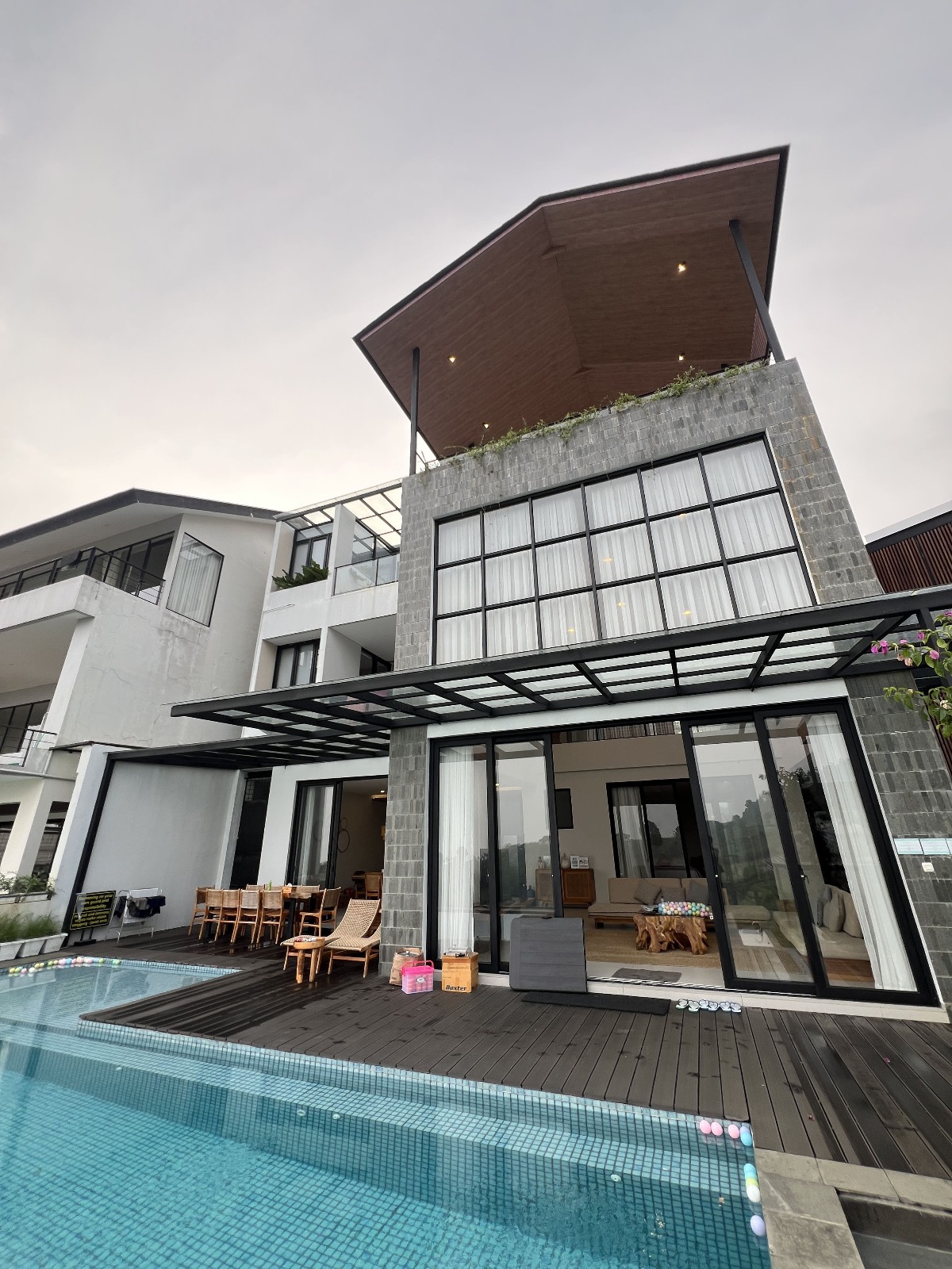 Area Belakang Beverly Hill Villa Area Belakang Beverly Hill Villa