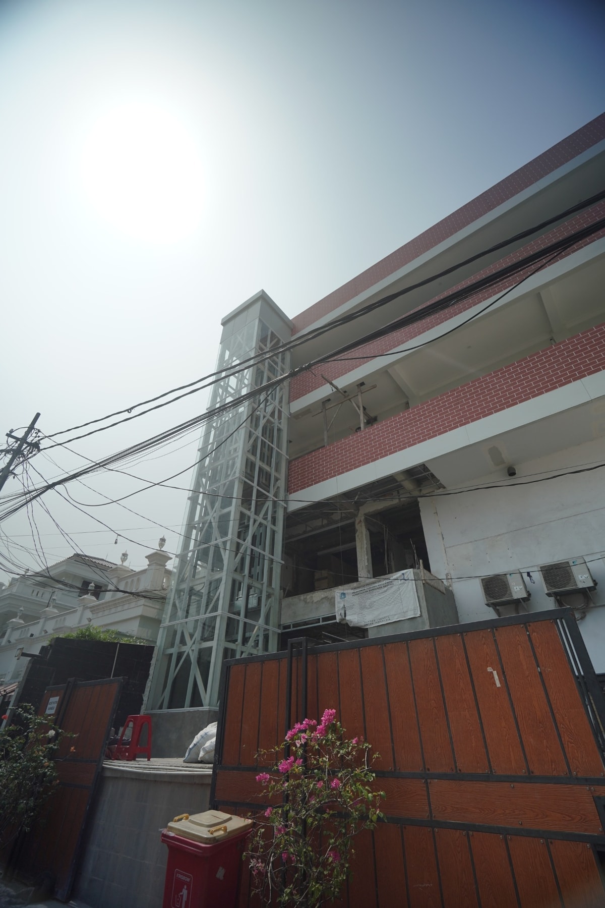 Lift 4 Lantai di Rumah Kost Cempaka Putih, Jakarta Pusat! Lift 4 Lantai di Rumah Kost Cempaka Putih, Jakarta Pusat!