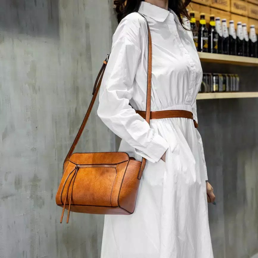 Tampil Percaya Diri Tas Sling Bag