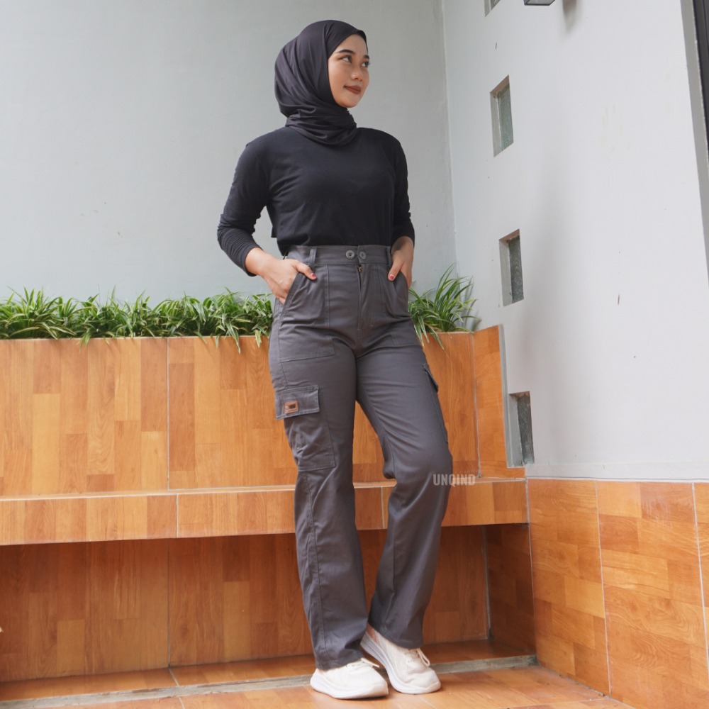 Bahan:Katun Twill Premium
dengan 4 kantong Standar dan 2 kantong cargo yang membuat kamu tampil lebih keren.Tampil keren dan fashionable dengan celana cargo Uniquee.Indonesia
