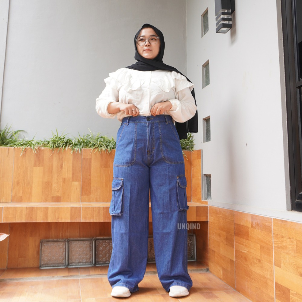 Celana kulot koleksi terbaru uniquee ini cocok banget buat kamu yang suka pakai outfit lucu dan kekinian buat nambahin koleksi outfit hangout kamu,pilihan warna netral yang bisa kamu mix and match dengan berbagai atasan dan pilihan warna