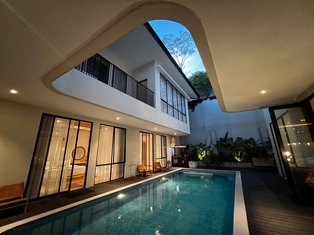 Kolam Air Hangat di Kawasan Villa Dago Maplewood Villa