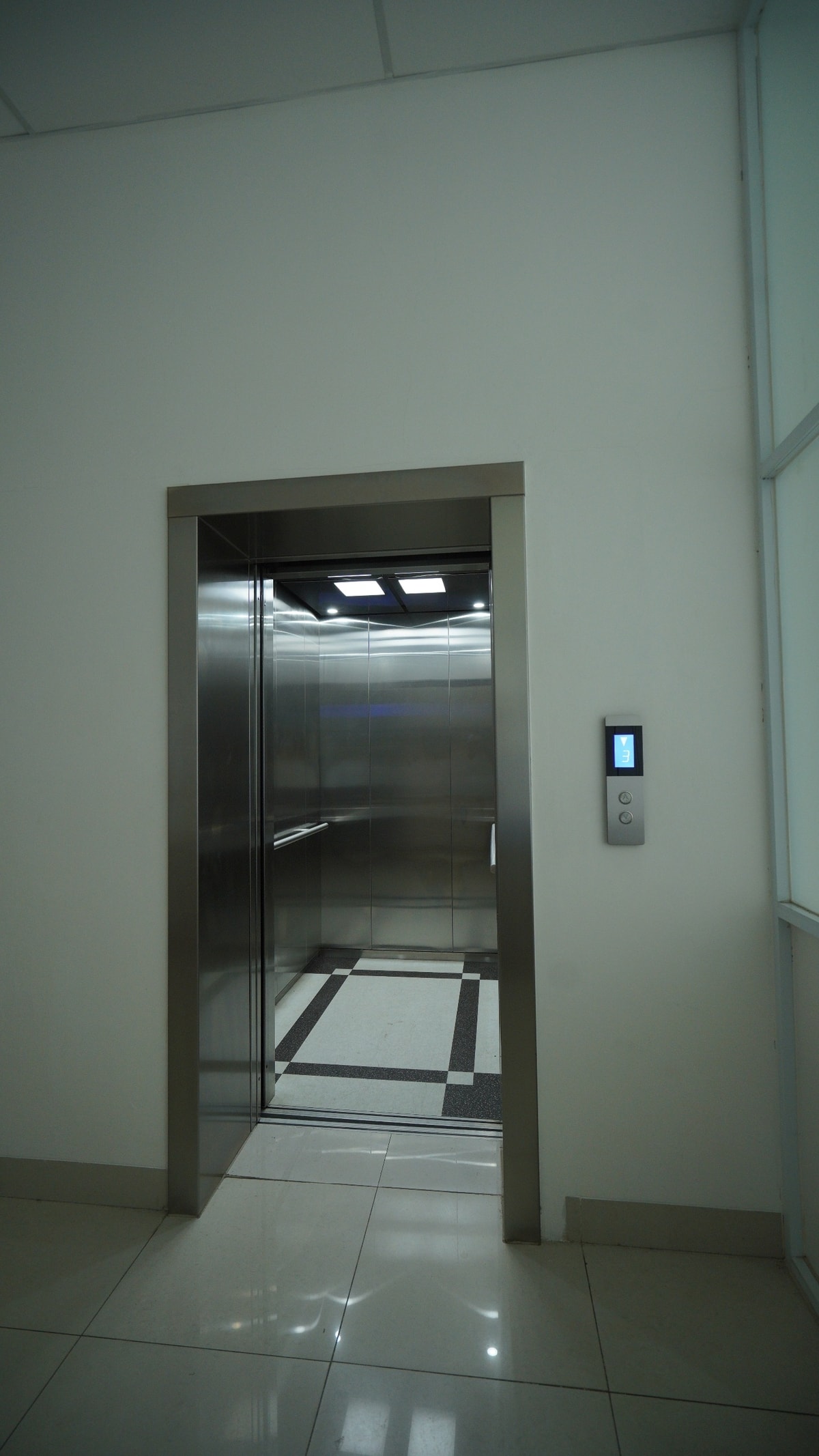 Lift Penumpang 5 Lantai Untuk Kantor – Joglo, Jakarta Barat