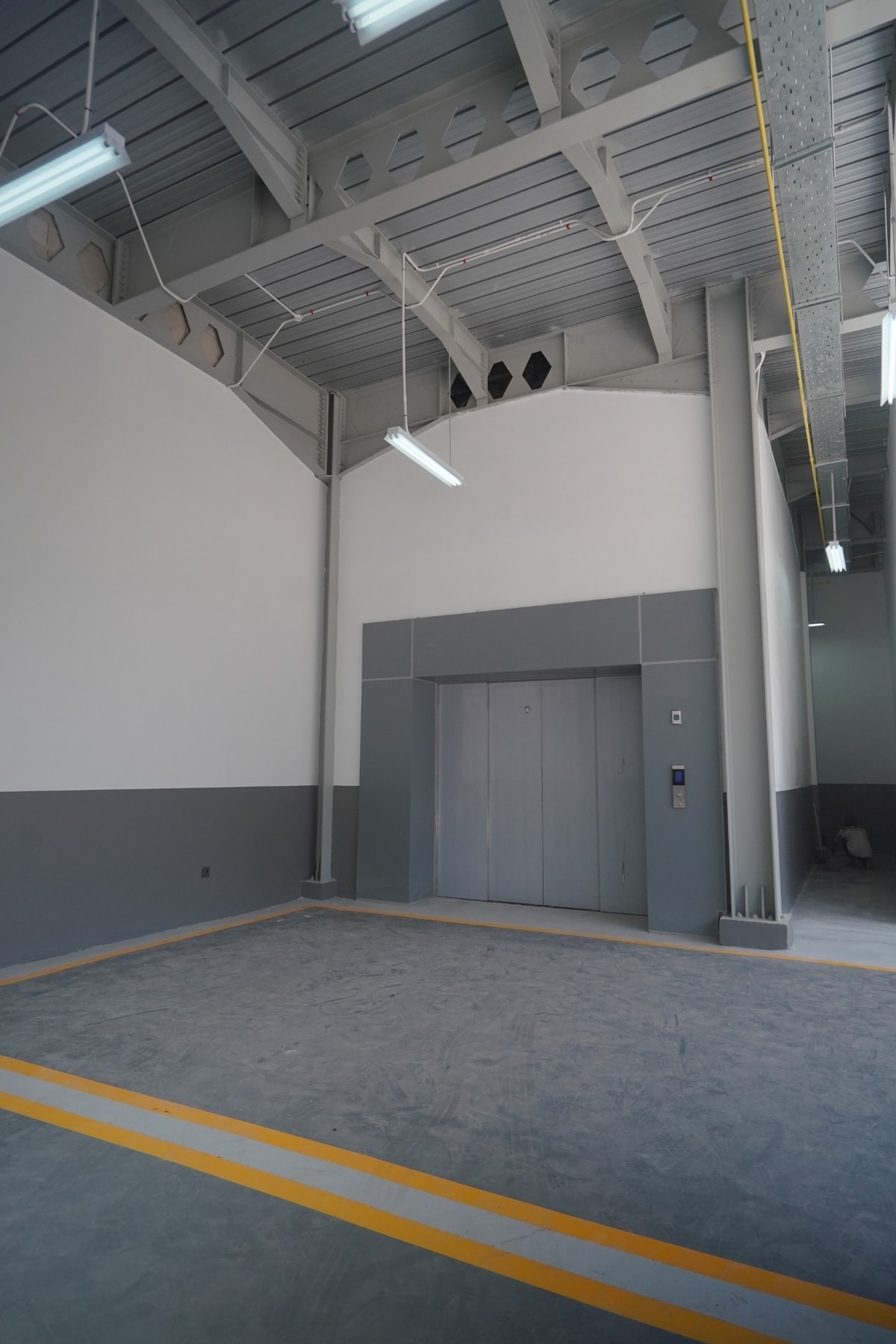 Lift Mobil di Vinfast Parung, Bogor