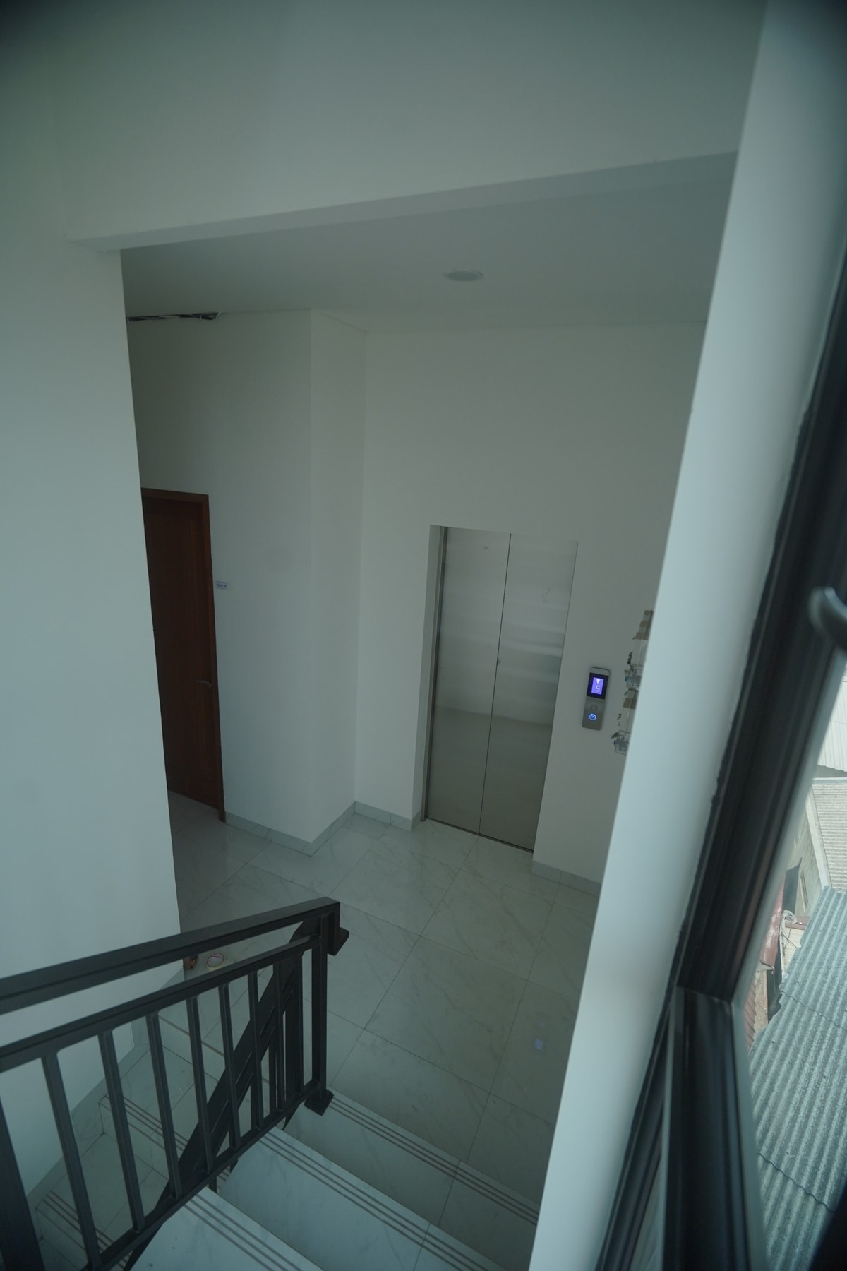 Pemasangan Lift untuk Kos-Kosan di Tambora, Jakarta Barat