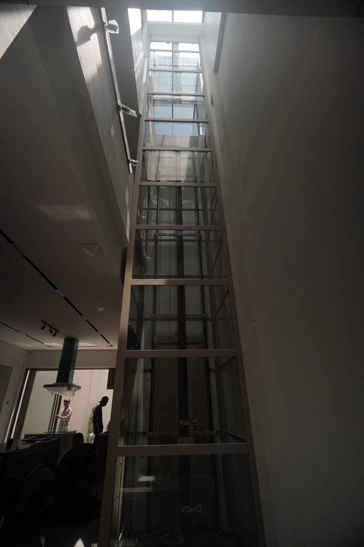 Lift Panoramic 3 Lantai di Taman Aries! Mewah dan Elegan
