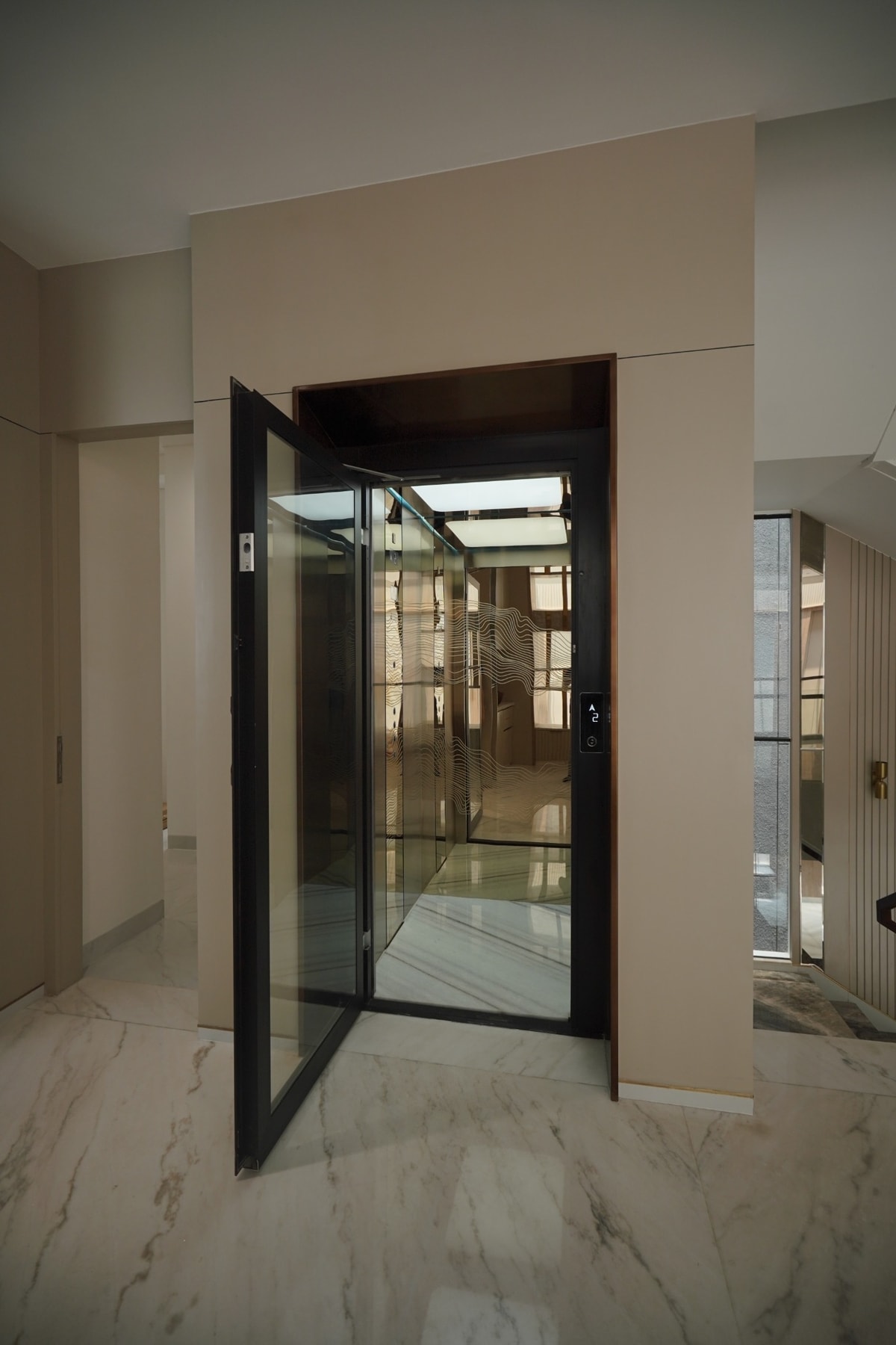 Lift Rumah 4 Lantai di Simprug Village 1, Pantai Indah Kapuk