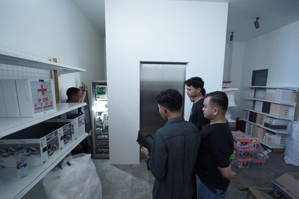 Lift Kapasitas 800kg untuk Ruko Mega Kuningan, PIK 2