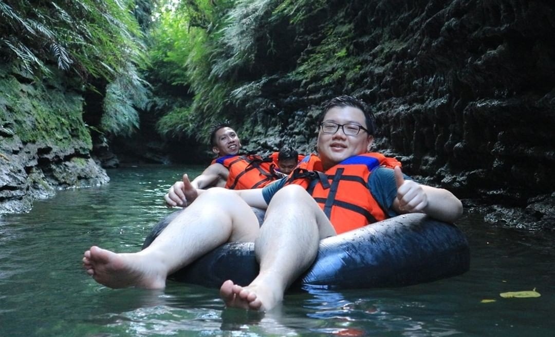 6 AKTIVITAS WISATA MENARIK DI OBJEK WISATA SANTIRAH RIVER TUBING