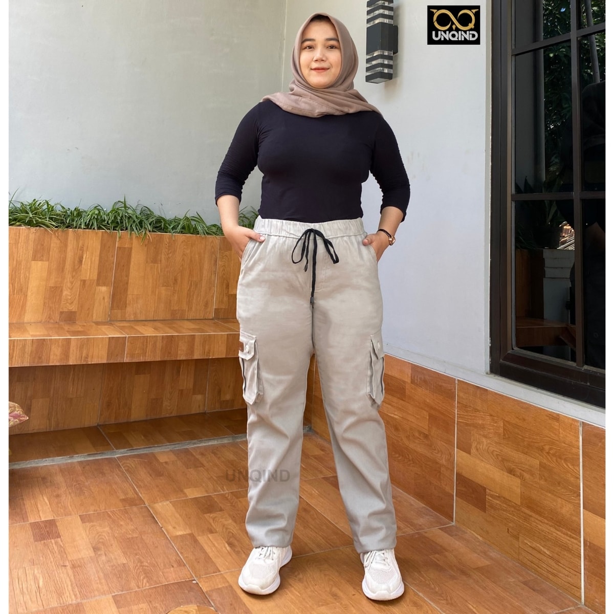 Dengan Material : twill premium  stretch
Sangat nyaman di gunakan, tidak panas, dan comfortable banget untuk digunakan sehari hari  .
Terdapat karet pada bagian pinggang , sehingga bisa disesuaikan besar kecilnya ukuran pinggang.