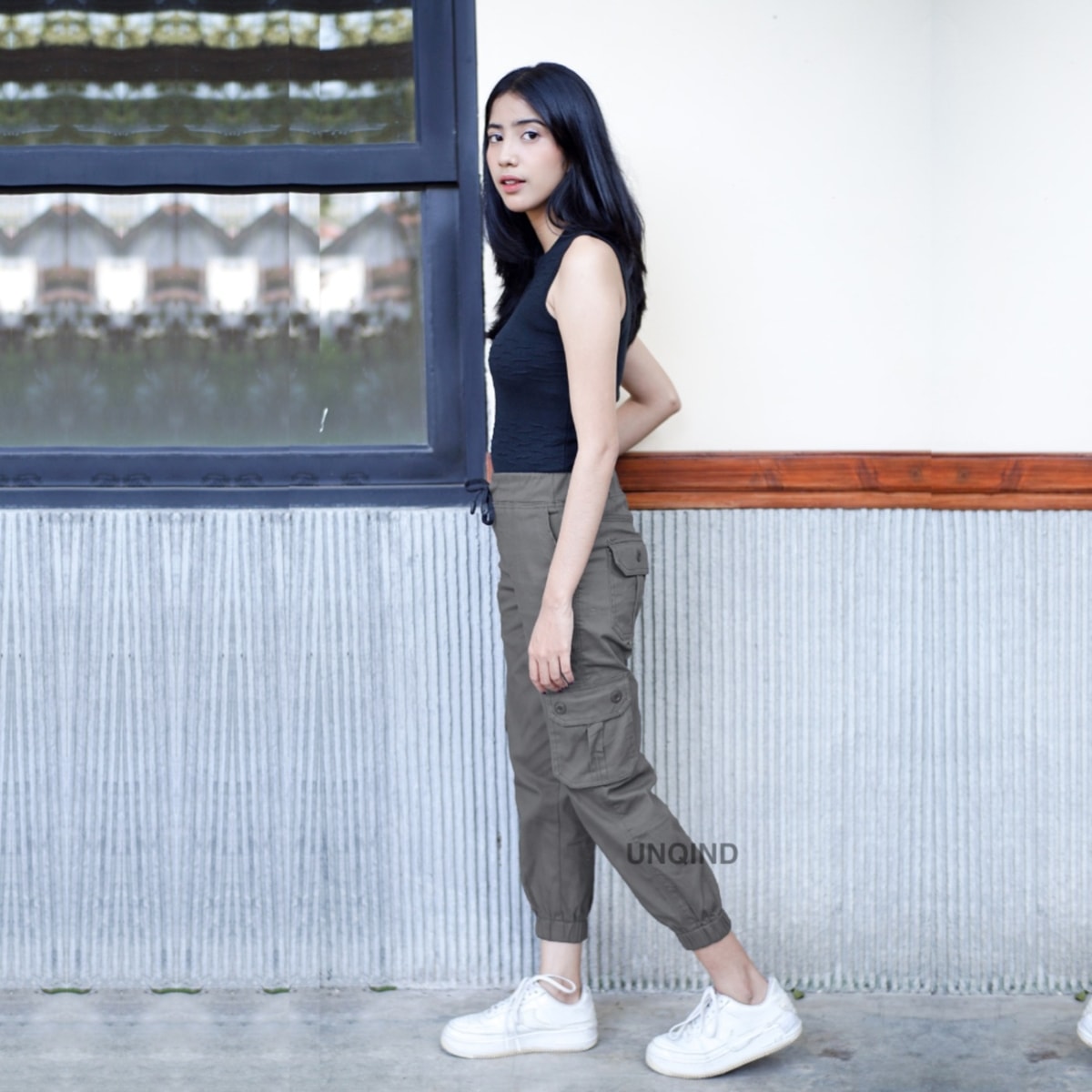 Dengan Material : twill premium  stretch
Sangat nyaman di gunakan, tidak panas, dan comfortable banget untuk digunakan sehari hari  .
Terdapat karet pada bagian pinggang , sehingga bisa disesuaikan besar kecilnya ukuran pinggang.