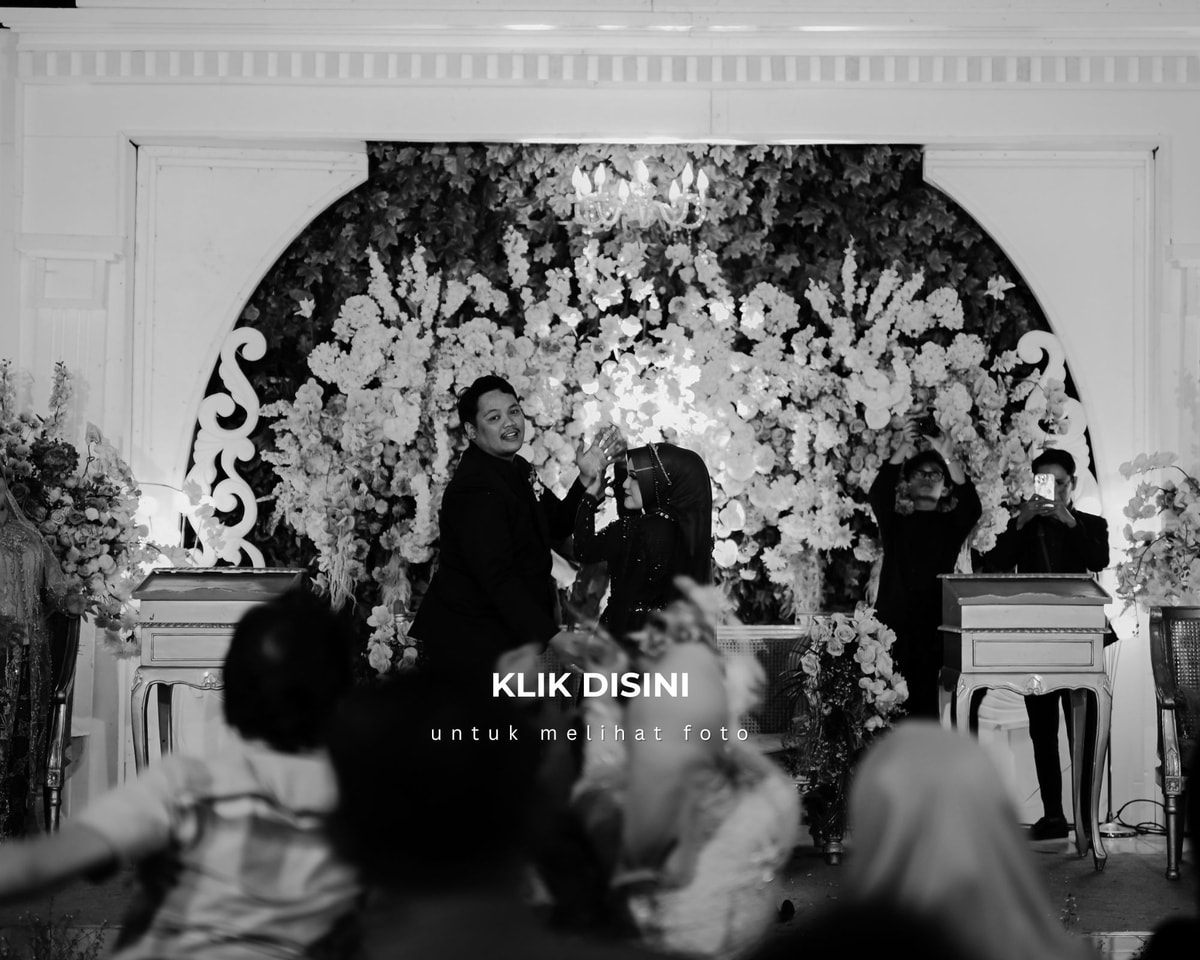 *Klik pada tulisan "KLIK DISINI" yang terdapat dalam foto, anda akan masuk kedalam blog yang berisi foto yang sama seperti di dalam link google drive..

Foto di dalam blog akan kami simpan selama-lamanya tetapi telah kami resize dengan ukuran kualitas foto yang lebih kecil.. kami sarankan setelah google drive terhapus silahkan masuk ke dalam blog agar dapat mengakses seluruh foto.