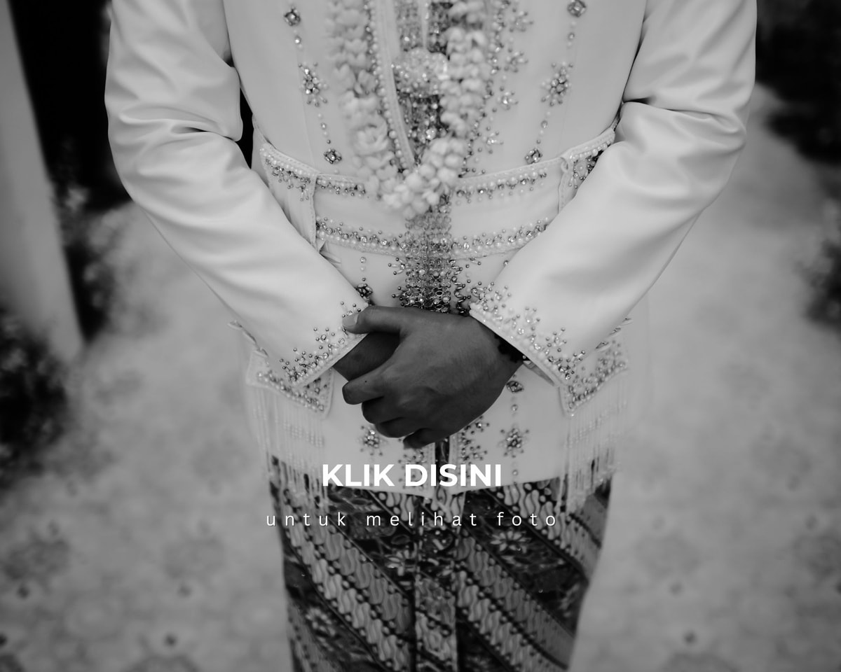 *Klik pada tulisan "KLIK DISINI" yang terdapat dalam foto, anda akan masuk kedalam blog yang berisi foto yang sama seperti di dalam link google drive..

Foto di dalam blog akan kami simpan selama-lamanya tetapi telah kami resize dengan ukuran kualitas foto yang lebih kecil.. kami sarankan setelah google drive terhapus silahkan masuk ke dalam blog agar dapat mengakses seluruh foto.