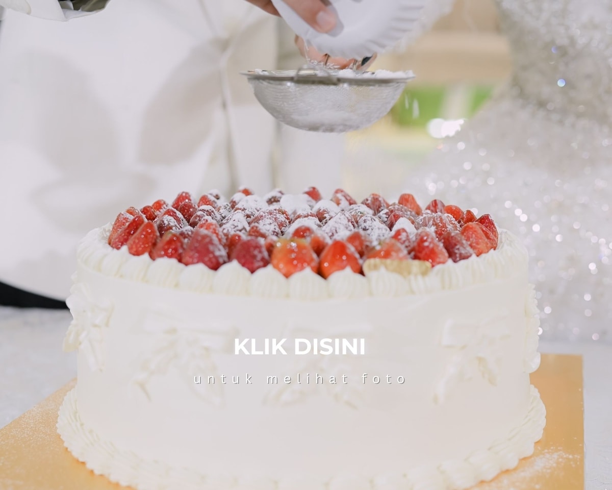 *Klik pada tulisan "KLIK DISINI" yang terdapat dalam foto, anda akan masuk kedalam blog yang berisi foto yang sama seperti di dalam link google drive..

Foto di dalam blog akan kami simpan selama-lamanya tetapi telah kami resize dengan ukuran kualitas foto yang lebih kecil.. kami sarankan setelah google drive terhapus silahkan masuk ke dalam blog agar dapat mengakses seluruh foto.