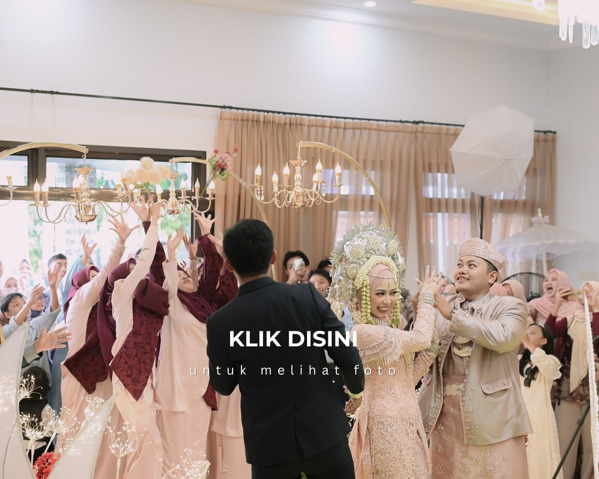 *Klik pada tulisan "KLIK DISINI" yang terdapat dalam foto, anda akan masuk kedalam blog yang berisi foto yang sama seperti di dalam link google drive..

Foto di dalam blog akan kami simpan selama-lamanya tetapi telah kami resize dengan ukuran kualitas foto yang lebih kecil.. kami sarankan setelah google drive terhapus silahkan masuk ke dalam blog agar dapat mengakses seluruh foto.