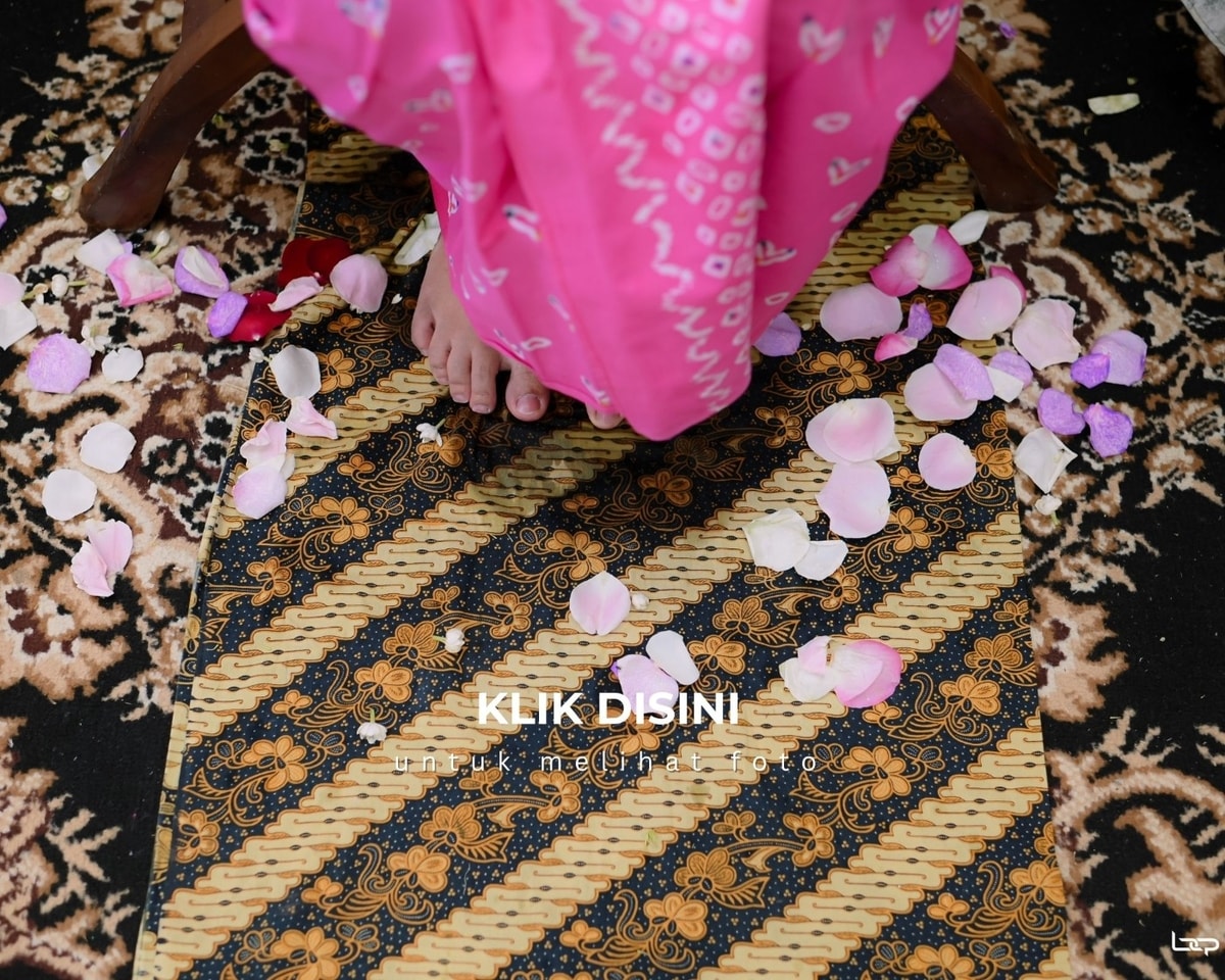 *Klik pada tulisan "KLIK DISINI" yang terdapat dalam foto, anda akan masuk kedalam blog yang berisi foto yang sama seperti di dalam link google drive..

Foto di dalam blog akan kami simpan selama-lamanya tetapi telah kami resize dengan ukuran kualitas foto yang lebih kecil.. kami sarankan setelah google drive terhapus silahkan masuk ke dalam blog agar dapat mengakses seluruh foto.