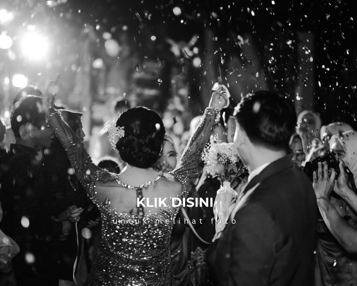 *Klik pada tulisan "KLIK DISINI" yang terdapat dalam foto, anda akan masuk kedalam blog yang berisi foto yang sama seperti di dalam link google drive..

Foto di dalam blog akan kami simpan selama-lamanya tetapi telah kami resize dengan ukuran kualitas foto yang lebih kecil.. kami sarankan setelah google drive terhapus silahkan masuk ke dalam blog agar dapat mengakses seluruh foto.