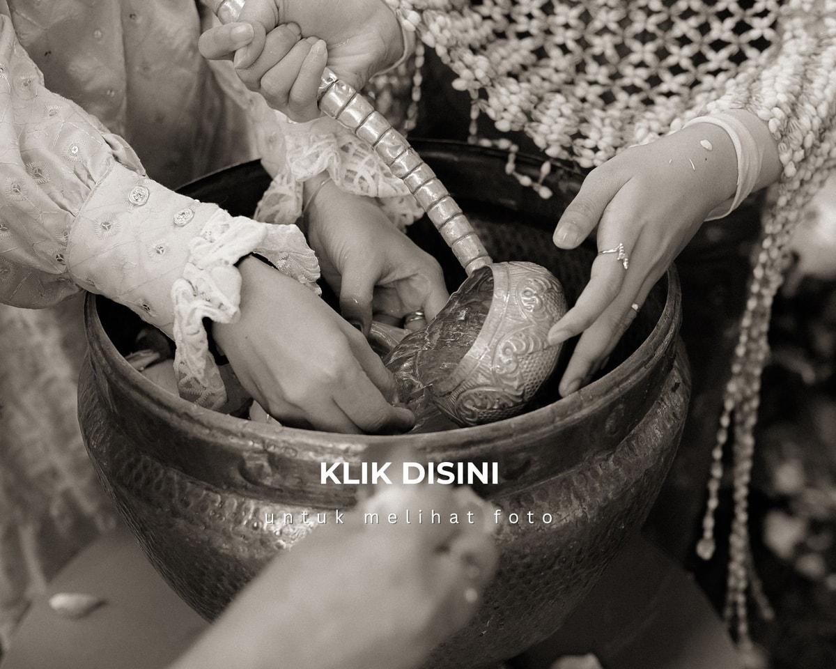 *Klik pada tulisan "KLIK DISINI" yang terdapat dalam foto, anda akan masuk kedalam blog yang berisi foto yang sama seperti di dalam link google drive..

Foto di dalam blog akan kami simpan selama-lamanya tetapi telah kami resize dengan ukuran kualitas foto yang lebih kecil.. kami sarankan setelah google drive terhapus silahkan masuk ke dalam blog agar dapat mengakses seluruh foto.