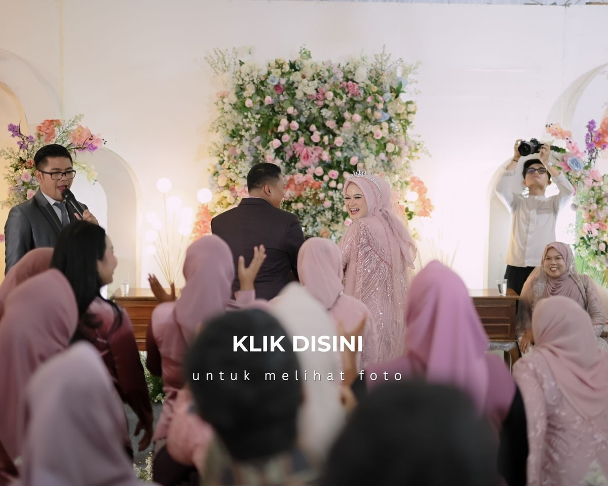 *Klik pada tulisan "KLIK DISINI" yang terdapat dalam foto, anda akan masuk kedalam blog yang berisi foto yang sama seperti di dalam link google drive..

Foto di dalam blog akan kami simpan selama-lamanya tetapi telah kami resize dengan ukuran kualitas foto yang lebih kecil.. kami sarankan setelah google drive terhapus silahkan masuk ke dalam blog agar dapat mengakses seluruh foto.