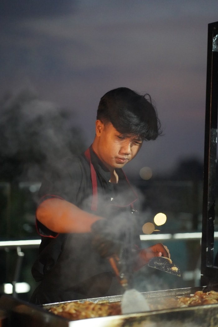 cook helper catering bbq karnevor