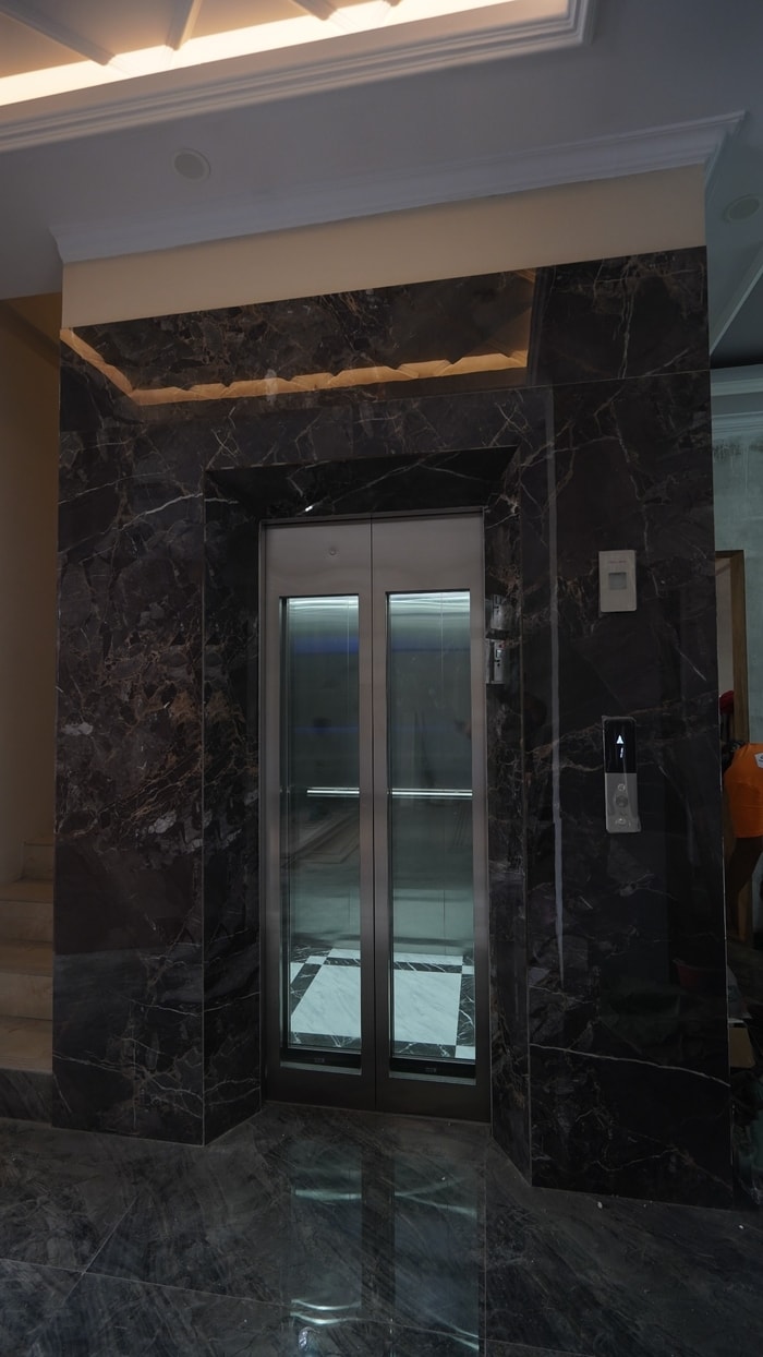Lift Rumah 3 Lantai di Graha Mas Serpong, Tangerang!