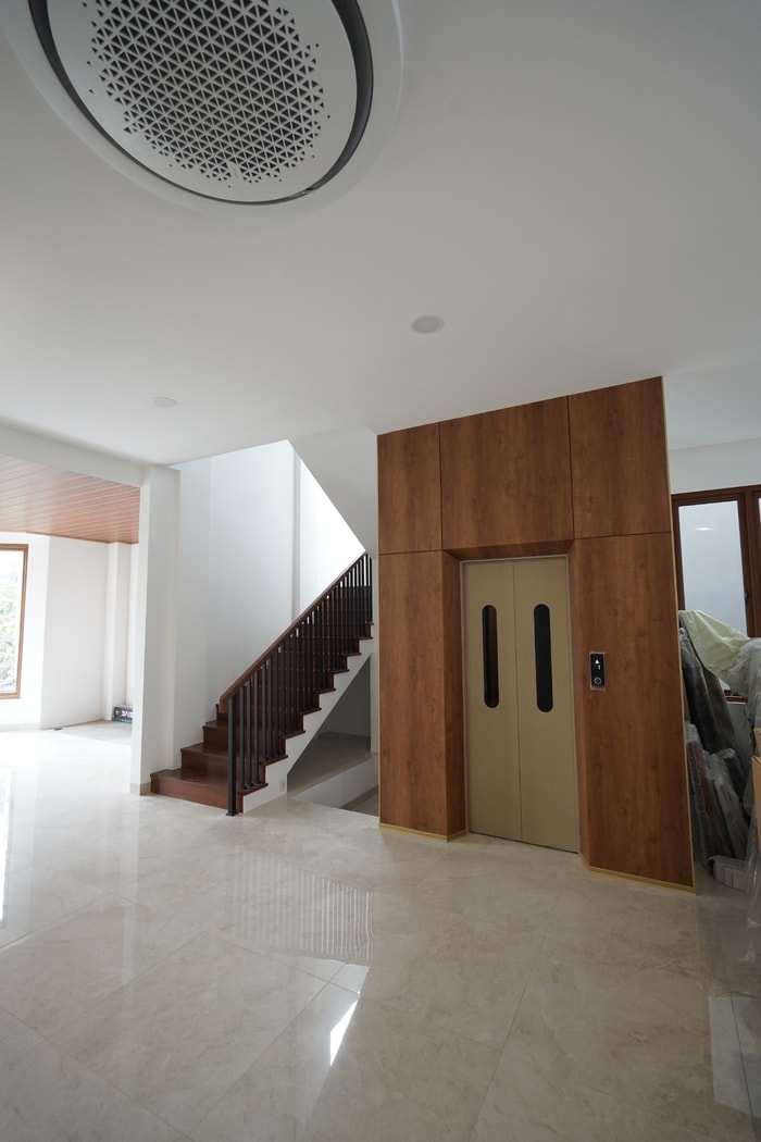 Lift Rumah 4 Lantai di Bungur, Kemang Jakarta Selatan