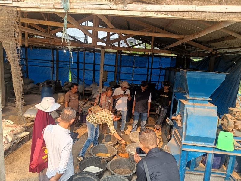 Praktik Pembuatan Konsentrat Kandang Juragan