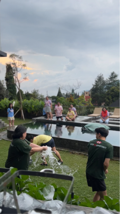 Games Plastik Berisi Air