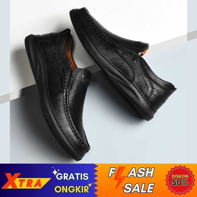 Sepasang Prada Loafer Hitam