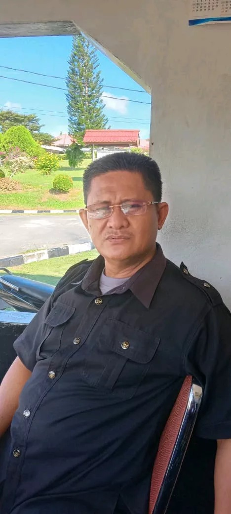 Belikan untuk bapak. Pas enak dipakai katanya. Dapat tempat lap sama tetes lensanya udah termasuk murah