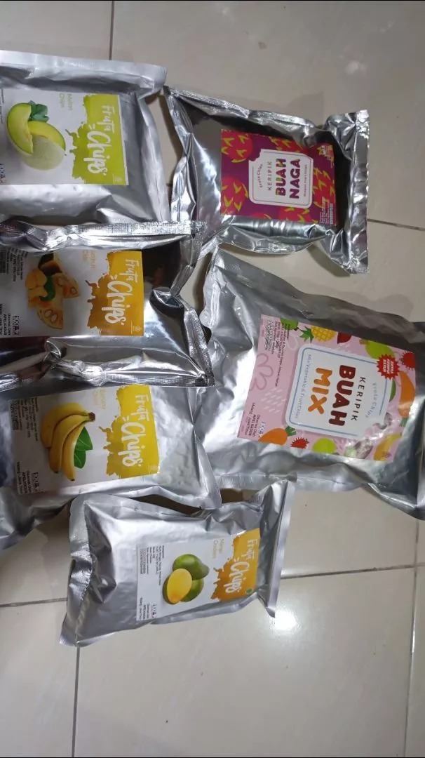 reccomend banget, tekstur dari keripiknya renyah trus maniss, trus rasanya enakk bangett, baru dateng langsung ludeZzzz ga nyesel beli disini pokoknya mahh